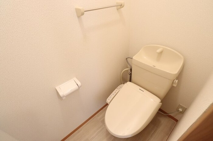 ディアフラッツＥＢＡのトイレ|ゆったりとした空間のトイレです
