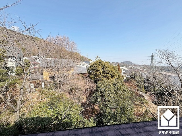西宮市苦楽園三番町のその他|緑に囲まれた住宅地なので、四季折々の自然を感じながらお過ごしいただけます。