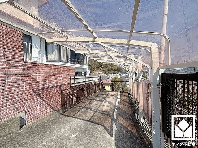 西宮市苦楽園三番町の外観|「苦楽園小学校」まで徒歩10分。低学年のお子様も安心して通学していただけます。