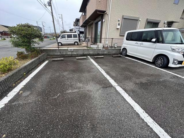 コートラフィーネの駐車場