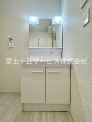 【独立洗面台】 | 静岡市清水区折戸 9期 新築一戸建て 1号棟 | 朝の身支度に便利な独立洗面台です