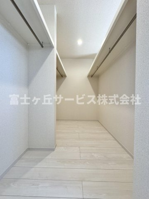【収納】 | 静岡市清水区折戸 9期 新築一戸建て 1号棟 | 収納豊富なウォークインクローゼット