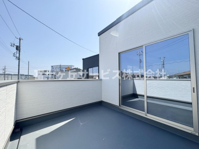 【バルコニー】 | 静岡市清水区折戸 9期 新築一戸建て 1号棟 | 陽当たり良好なバルコニーです