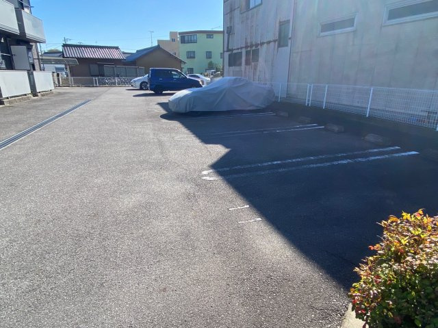 ピアチェーレ桜井の駐車場