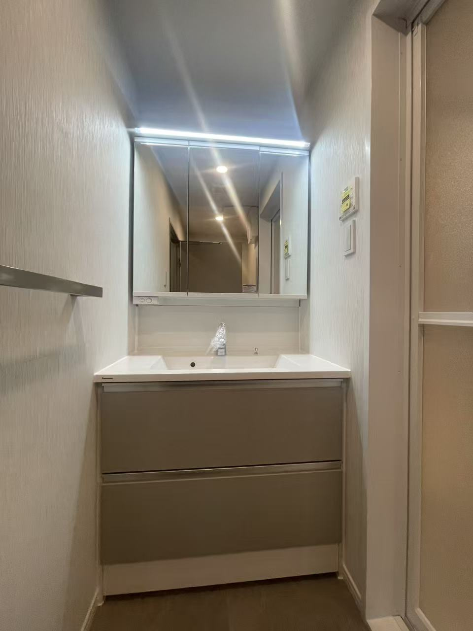 グランエクレール参宮橋の独立洗面台