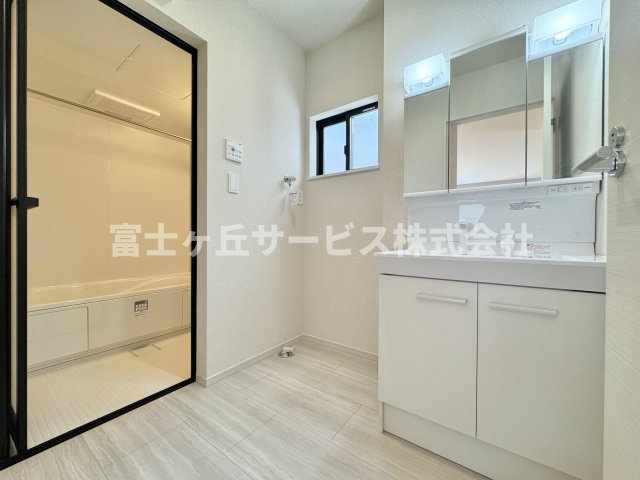 【脱衣所】 | 静岡市清水区折戸 9期 新築一戸建て 2号棟 | 脱衣場です