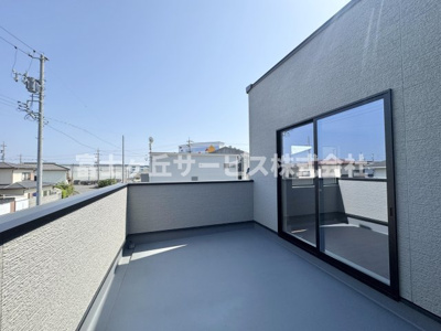 【バルコニー】 | 静岡市清水区折戸 9期 新築一戸建て 2号棟 | 陽当たり良好なバルコニーです