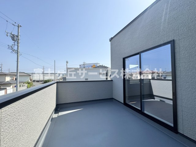 【バルコニー】 | 静岡市清水区折戸 9期 新築一戸建て 2号棟 | 陽当たり良好なバルコニーです