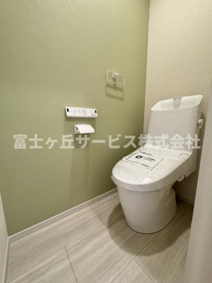 【トイレ】 | 静岡市清水区折戸 9期 新築一戸建て 2号棟 | 1Fトイレです
2Fにも同タイプのトイレがあります
