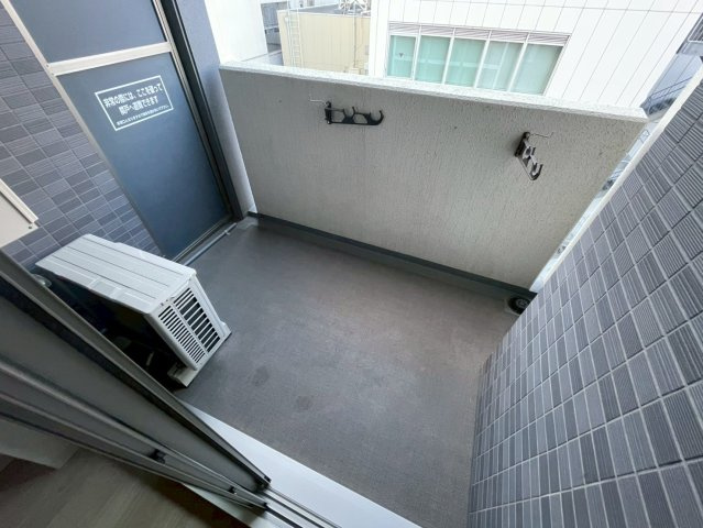 プレサンス堺筋本町駅前のバルコニー