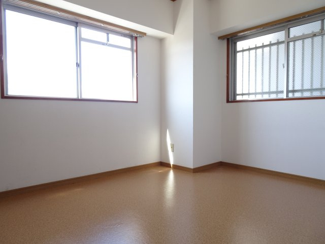 リバティ大垣の洋室