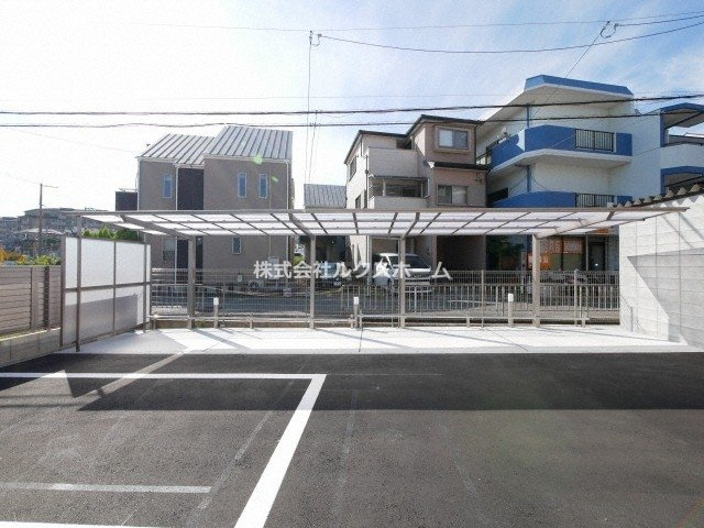 リブ・シャイン青葉丘南の駐車場|駐車場完備です