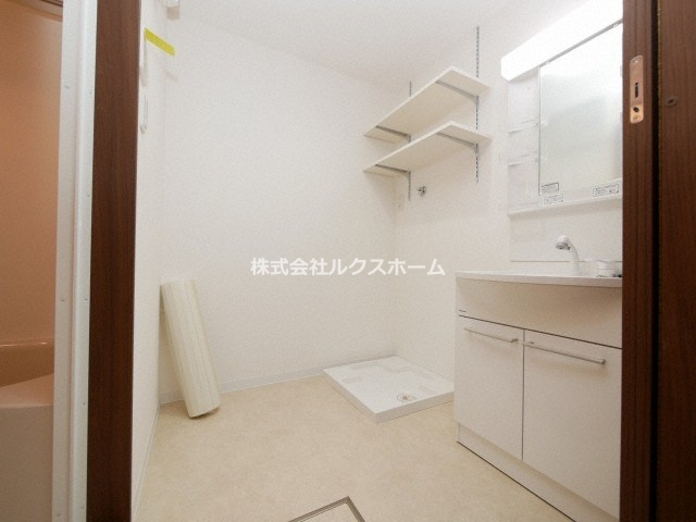 リブ・シャイン青葉丘南の洗面所|コンパクトで使いやすい洗面所