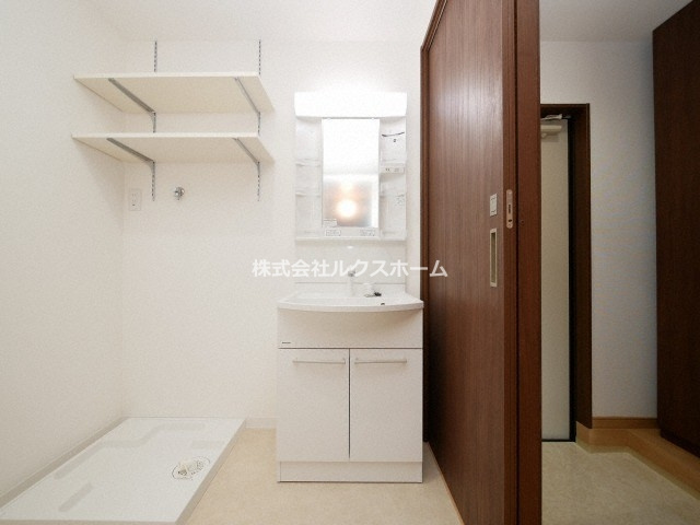 リブ・シャイン青葉丘南の独立洗面台|朝の身支度には欠かせない独立洗面化粧台