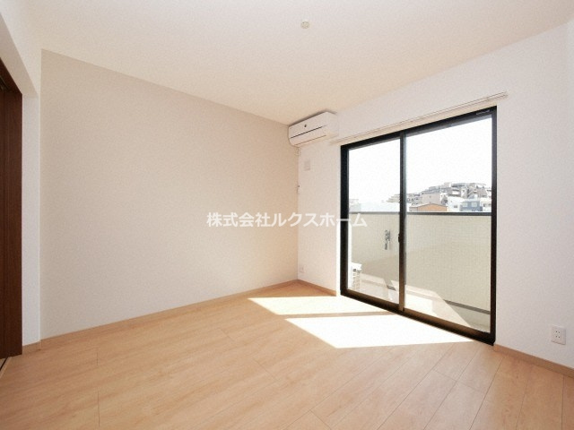 リブ・シャイン青葉丘南の居間・リビング|こちらのリビングで趣味の時間をお楽しみください