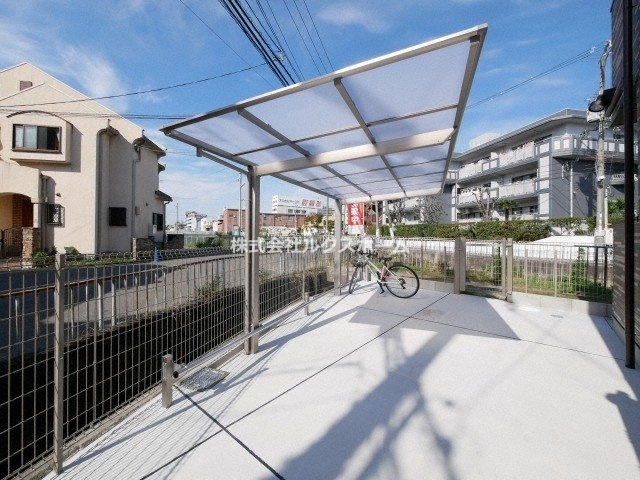 リブ・シャイン青葉丘南の駐車場|駐車スペースもあります