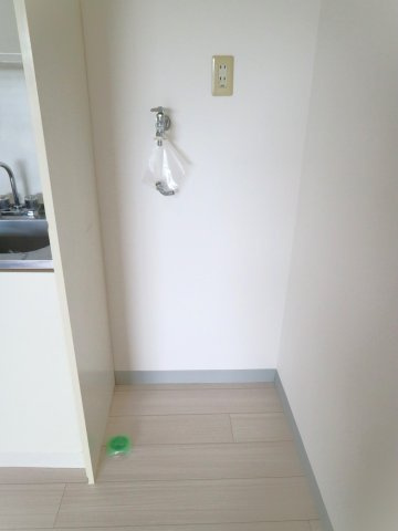 イッツビルの設備|室内洗濯機置場
他号室の写真の為異なる場合は、現況優先とします。