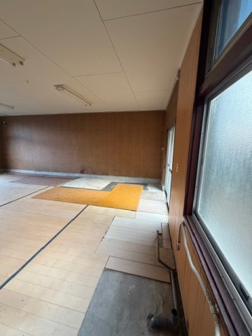 大内町浅田テナントのバルコニー