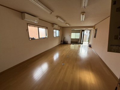 【居間・リビング】 | （仮称）園部町若松町貸家