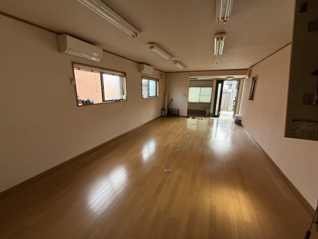 【居間・リビング】 | （仮称）園部町若松町貸家