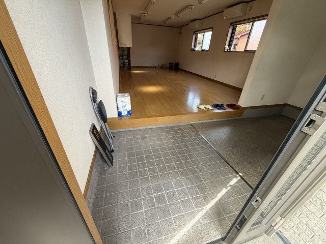 【玄関】 | （仮称）園部町若松町貸家