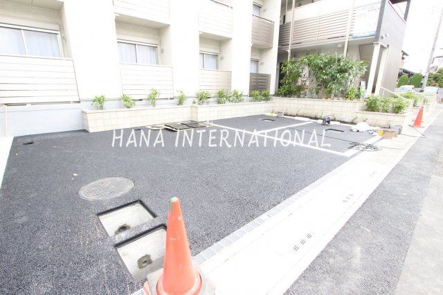 クレイノヴァンベールの駐車場
