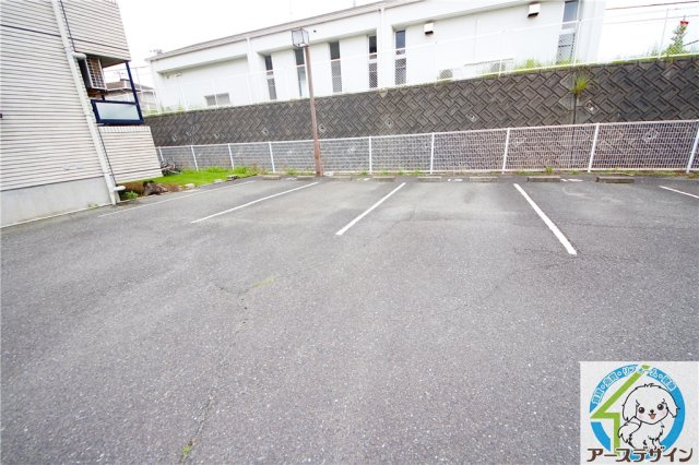 ジョイフル赤羽の駐車場