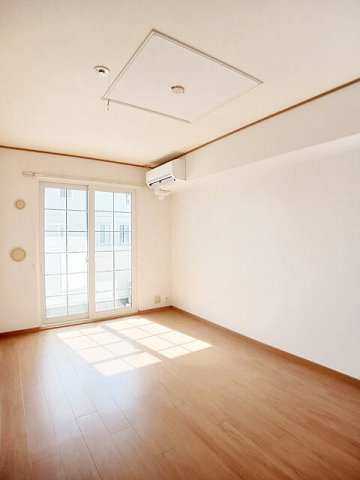 シャルマンⅡの居間・リビング|こちらの居間で趣味の時間をお楽しみください