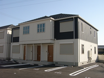 シャーメゾン初月 C棟の外観