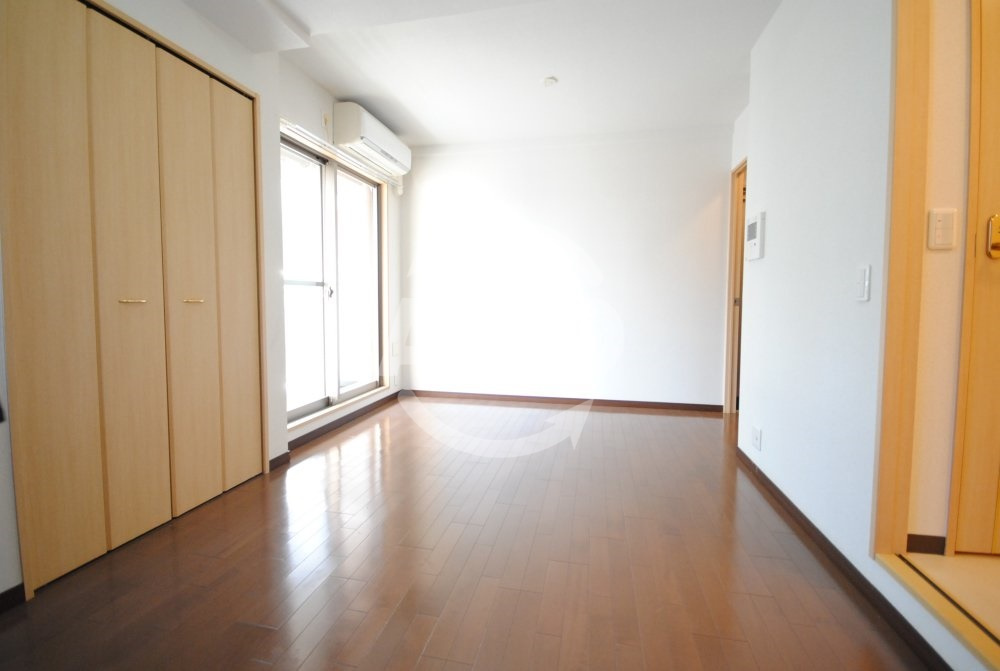 コンフォール南森町の居間・リビング|コンフォール南森町　洋室