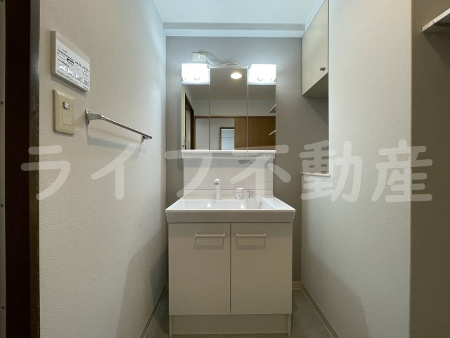 アンドユーイワキ・東大阪の独立洗面台|独立洗面台で身支度をすべて済ませてしまいましょう