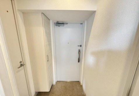 エンデュランス松戸の玄関