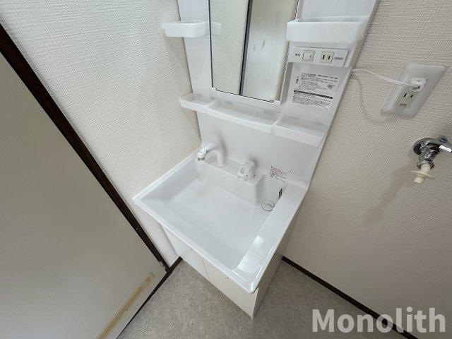 坂の久保ハイツAの独立洗面台