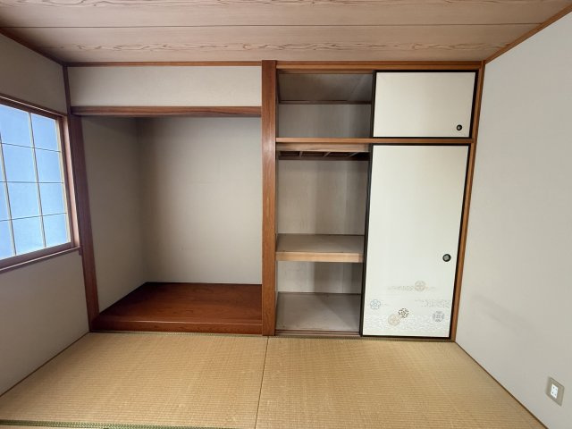 前橋市六供町四丁目　二世帯中古住宅の収納|2F和室収納