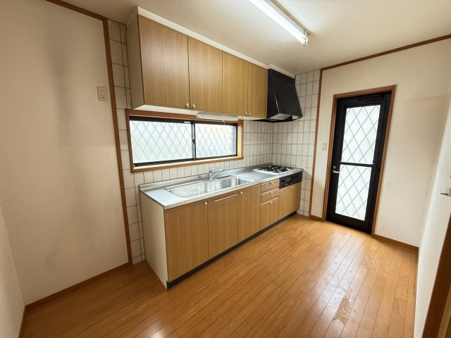 前橋市六供町四丁目　二世帯中古住宅のキッチン|1Fキッチン