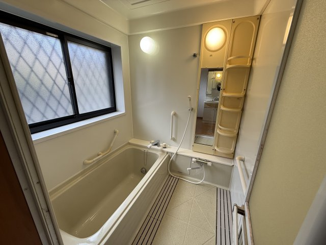 前橋市六供町四丁目　二世帯中古住宅の浴室|1F風呂