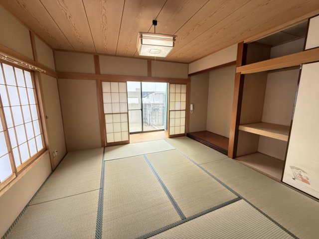 前橋市六供町四丁目　二世帯中古住宅の和室|1F和室