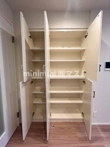 大阪市港区磯路３丁目の賃貸マンションの収納