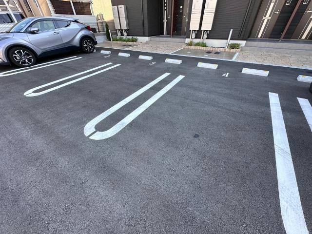 コンフォースHISAGOの駐車場
