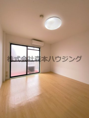 【洋室】 | 　M.エトワール | 広々とした洋室です