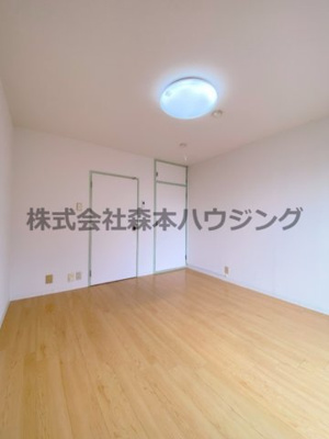 【洋室】 | 　M.エトワール | 広々とした洋室です