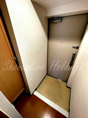 ベルヌーブ ラビの玄関|シューズボックスございます♪