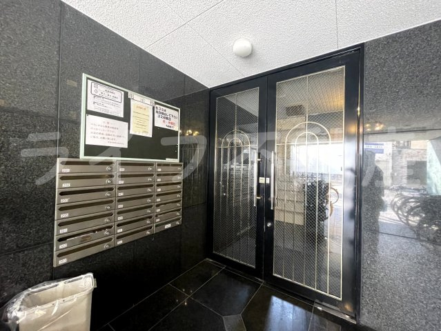 小阪本町ル・グランのエントランス|清潔なエントランスです