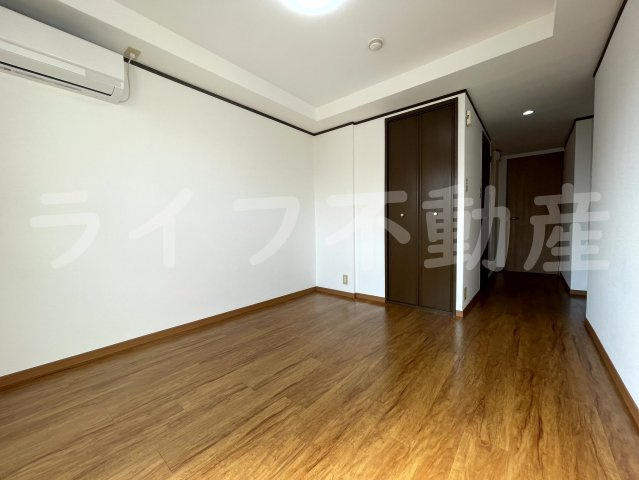 小阪本町ル・グランの居間・リビング|こちらの居間で趣味の時間をお楽しみください