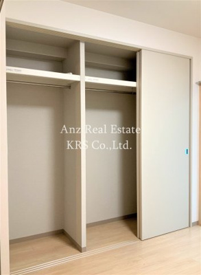 【収納】 | ネットフローラ立売堀 | WICに加えて、寝室にもクローゼットがあります！