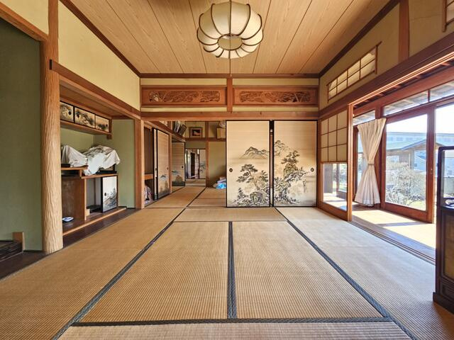 山岡町下手向の和室