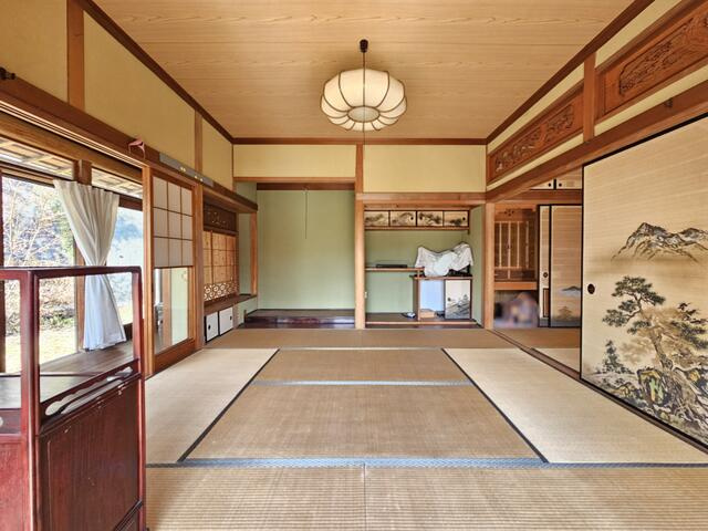 山岡町下手向の和室