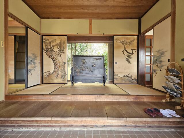 山岡町下手向の外観