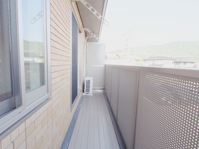 コート甲角G棟のバルコニー|※写真は別棟・別部屋の写真です。相違がある場合は現況優先となります。