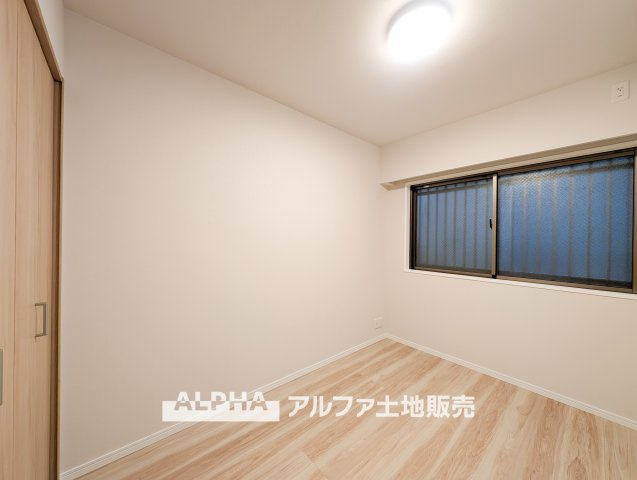 ザ・バーデン昭島ペイサージュのキッチン|【Happy circle Kitchen】
◆団欒キッチン◆キッチンからは家族の団欒が飛び交い明るい陽射しを浴びながらの朝食は楽しく素敵な時を奏でる空間。